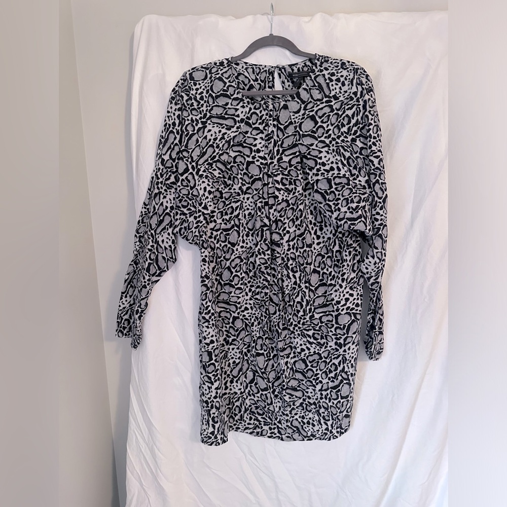 BCBG women’s 100% silk dress, size Large. Roomy for larger chest